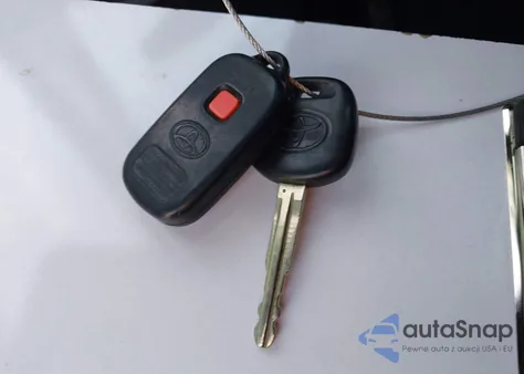 2005 Toyota Matrix Xr from USA, damaged, VIN 2T1LR32E35C483137